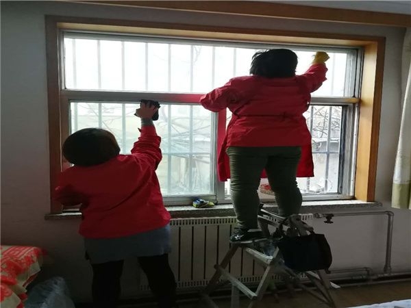入戶（hù）擦玻（bō）璃